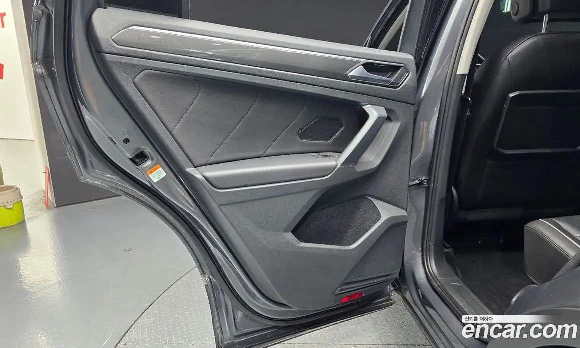 Volkswagen Tiguan 2020 2.0 автомат (гидро), фото 14