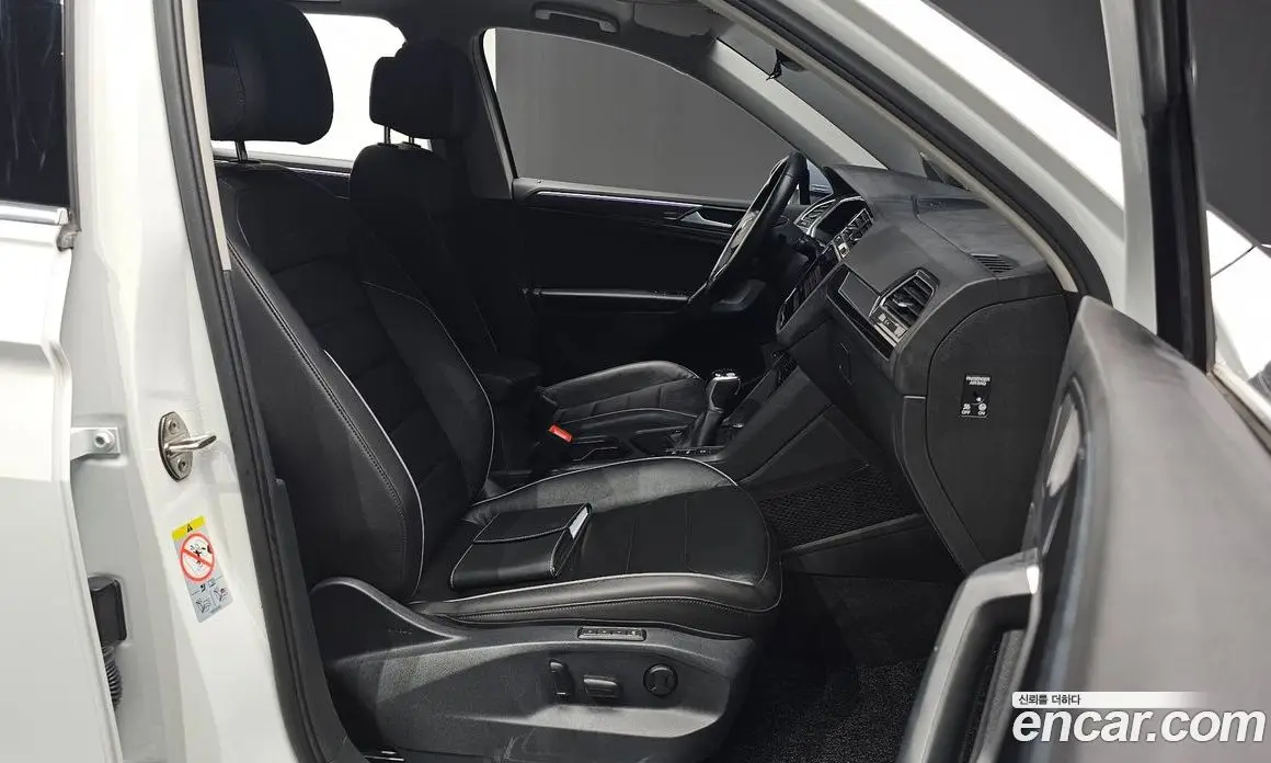 Volkswagen Tiguan 2021 2.0 автомат (гидро), фото 12