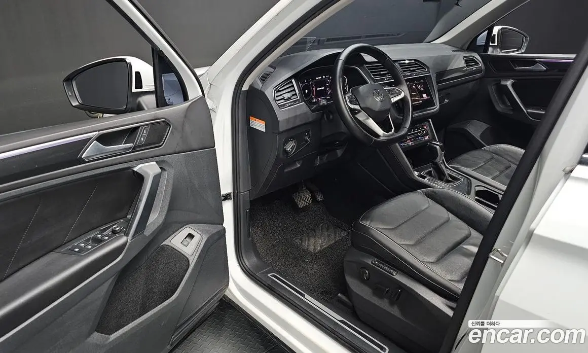 Volkswagen Tiguan 2021 2.0 автомат (гидро), фото 16
