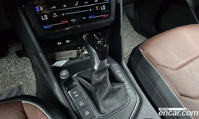 Volkswagen Tiguan 2023 2.0 автомат (гидро), миниатюра 11