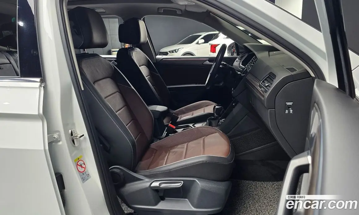 Volkswagen Tiguan 2023 2.0 автомат (гидро), фото 12
