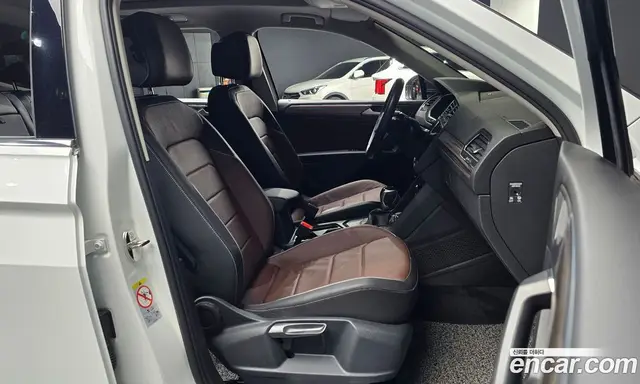 Volkswagen Tiguan 2023 2.0 автомат (гидро), миниатюра 12