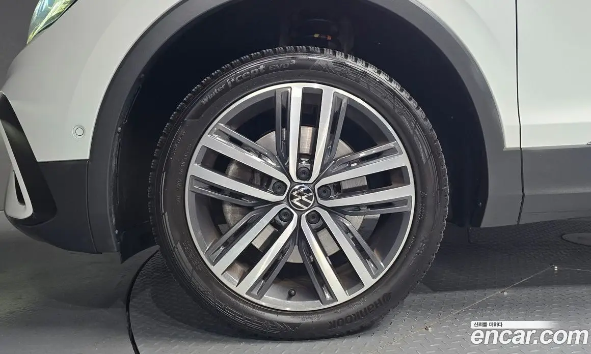 Volkswagen Tiguan 2023 2.0 автомат (гидро), фото 4