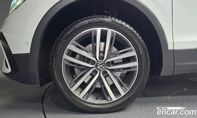 Volkswagen Tiguan 2023 2.0 автомат (гидро), миниатюра 4