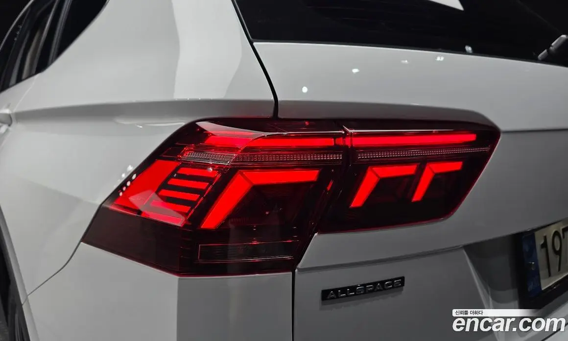 Volkswagen Tiguan 2023 2.0 автомат (гидро), фото 8