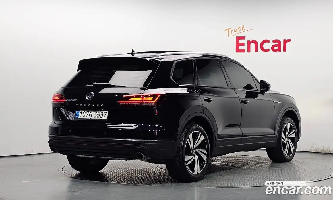 Volkswagen Touareg 2020 3.0 автомат (гидро), фото 1 Volkswagen Touareg 2020 3.0 автомат (гидро), фото 1