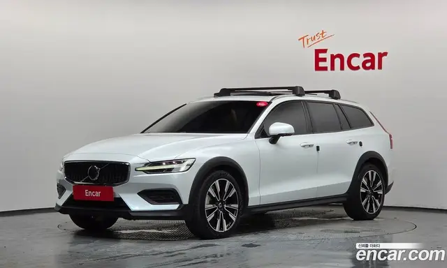 Volvo V60, 2024, 38 604 км
