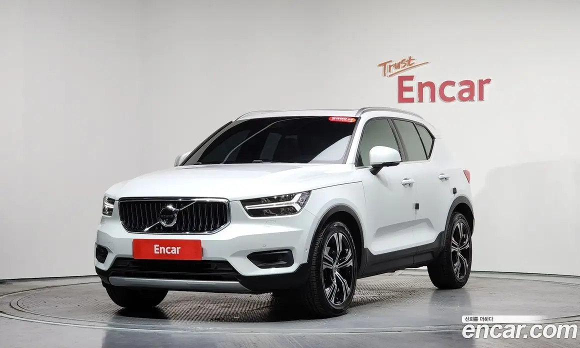 Volvo XC40 2020 2.0 автомат (гидро), фото 1 Volvo XC40 2020 2.0 автомат (гидро), фото 1