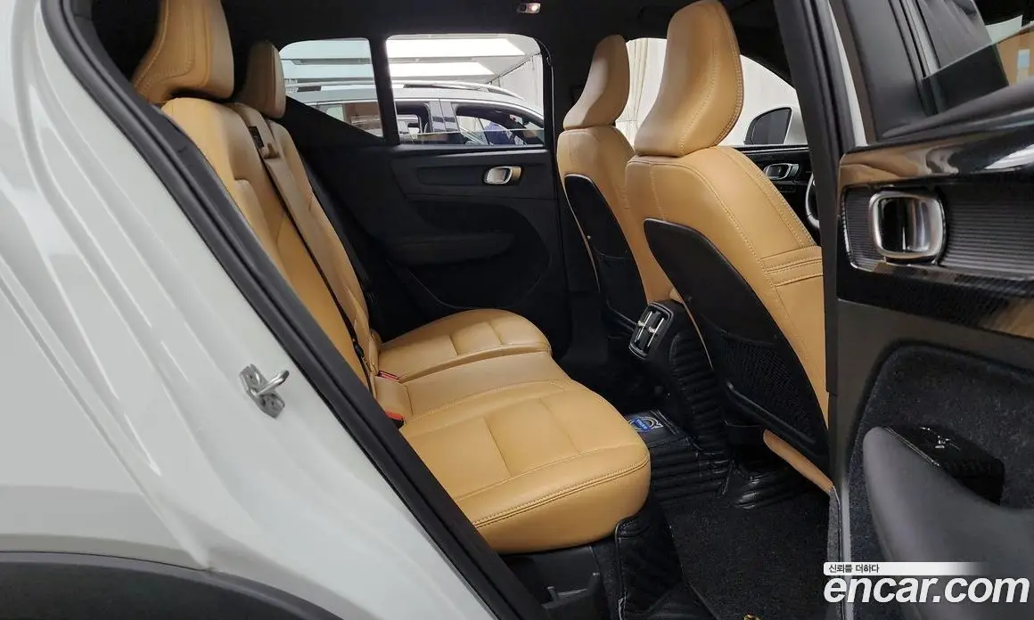 Volvo XC40 2020 2.0 автомат (гидро), фото 18 Volvo XC40 2020 2.0 автомат (гидро), фото 18