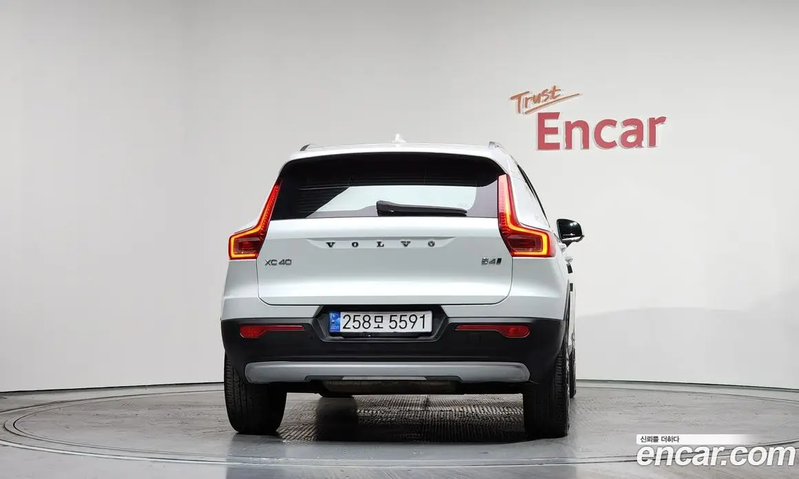 Volvo XC40 2020 2.0 автомат (гидро), фото 4 Volvo XC40 2020 2.0 автомат (гидро), фото 4