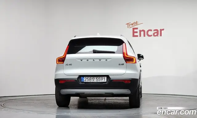Volvo XC40 2020 2.0 автомат (гидро), миниатюра 4 Volvo XC40 2020 2.0 автомат (гидро), миниатюра 4