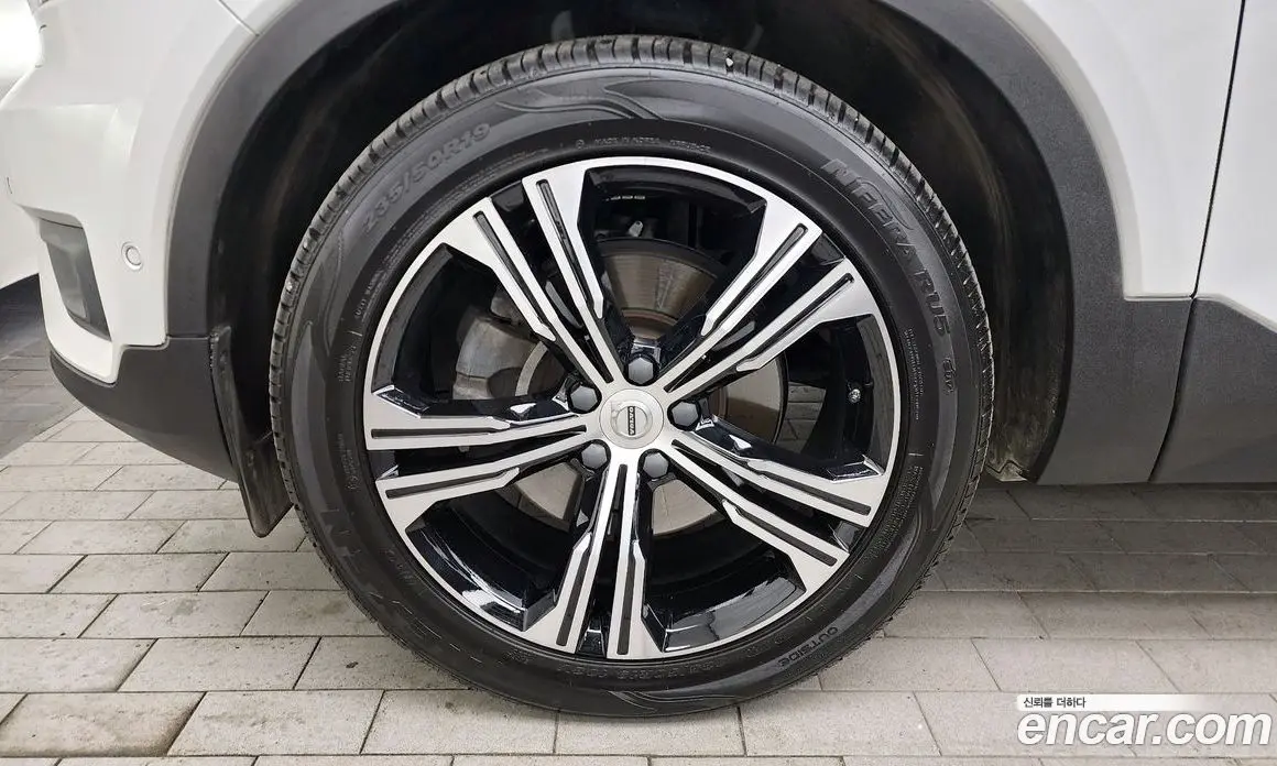 Volvo XC40 2020 2.0 автомат (гидро), фото 5 Volvo XC40 2020 2.0 автомат (гидро), фото 5
