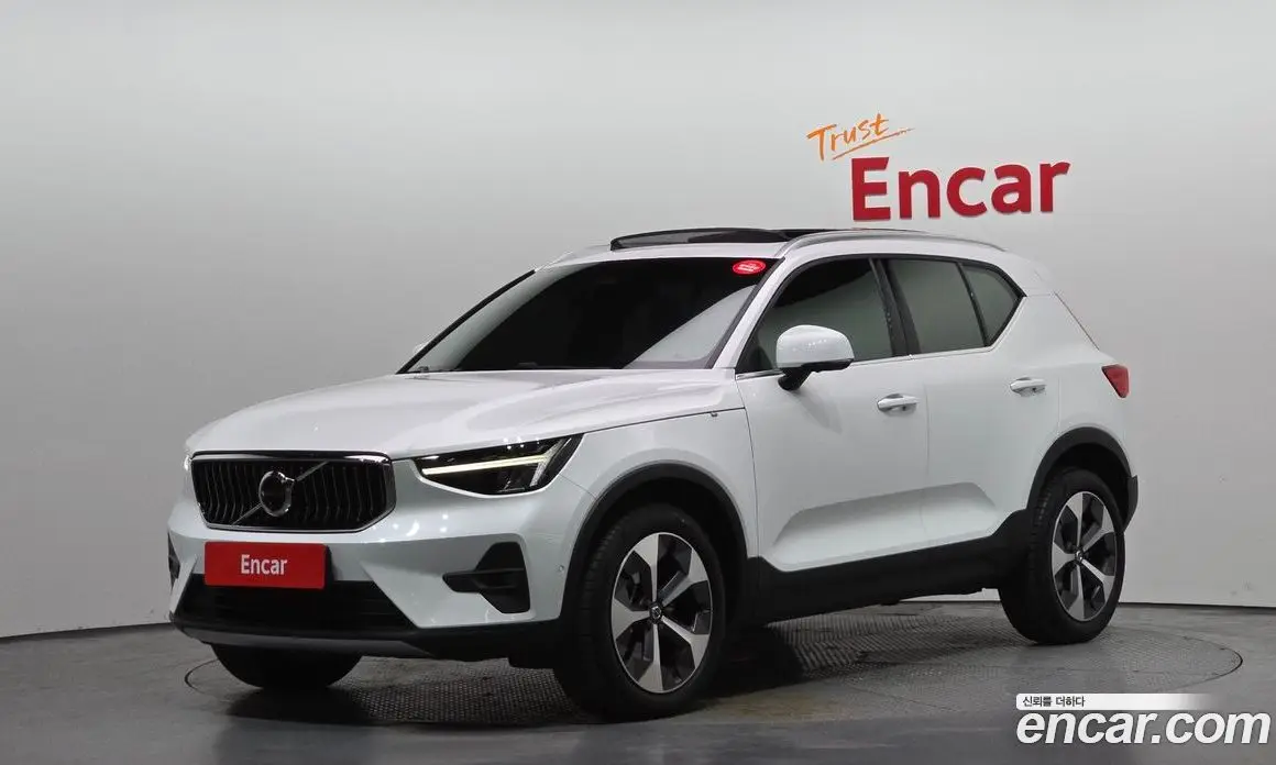 Volvo XC40 2022 2.0 автомат (гидро), фото 1 Volvo XC40 2022 2.0 автомат (гидро), фото 1