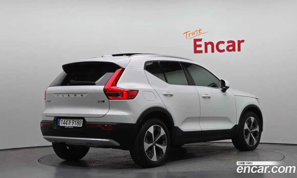 Volvo XC40 2022 2.0 автомат (гидро), фото 2 Volvo XC40 2022 2.0 автомат (гидро), фото 2