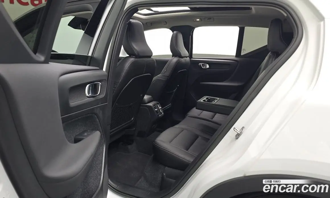 Volvo XC40 2022 2.0 автомат (гидро), фото 16 Volvo XC40 2022 2.0 автомат (гидро), фото 16