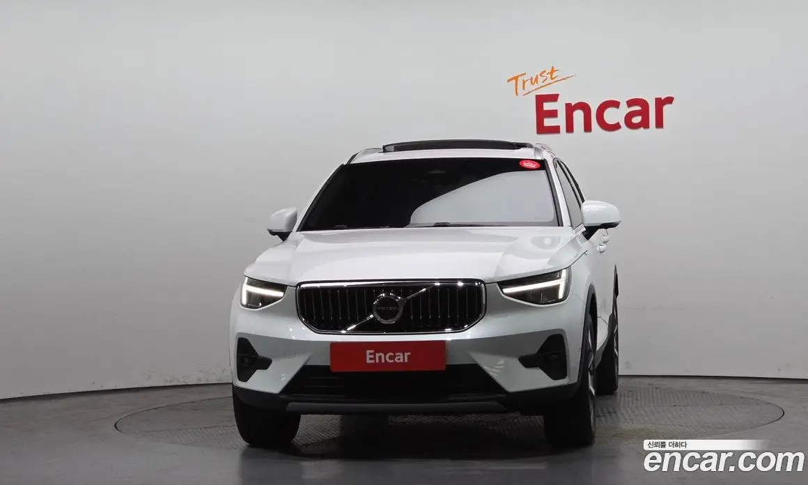 Volvo XC40 2022 2.0 автомат (гидро), фото 3 Volvo XC40 2022 2.0 автомат (гидро), фото 3