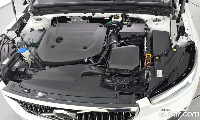 Volvo XC40 2022 2.0 автомат (гидро), миниатюра 6 Volvo XC40 2022 2.0 автомат (гидро), миниатюра 6