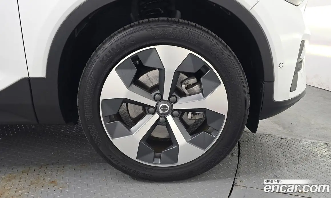 Volvo XC40 2022 2.0 автомат (гидро), фото 7 Volvo XC40 2022 2.0 автомат (гидро), фото 7