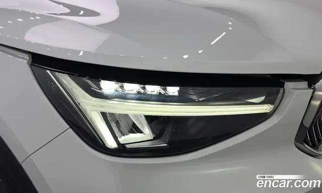Volvo XC40 2022 2.0 автомат (гидро), миниатюра 8 Volvo XC40 2022 2.0 автомат (гидро), миниатюра 8