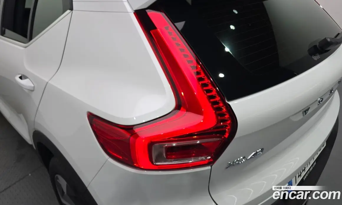 Volvo XC40 2022 2.0 автомат (гидро), фото 9 Volvo XC40 2022 2.0 автомат (гидро), фото 9