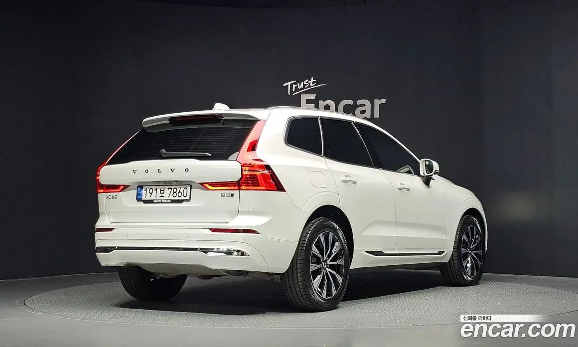 Volvo XC60 2023 2.0 автомат (гидро), фото 2 Volvo XC60 2023 2.0 автомат (гидро), фото 2