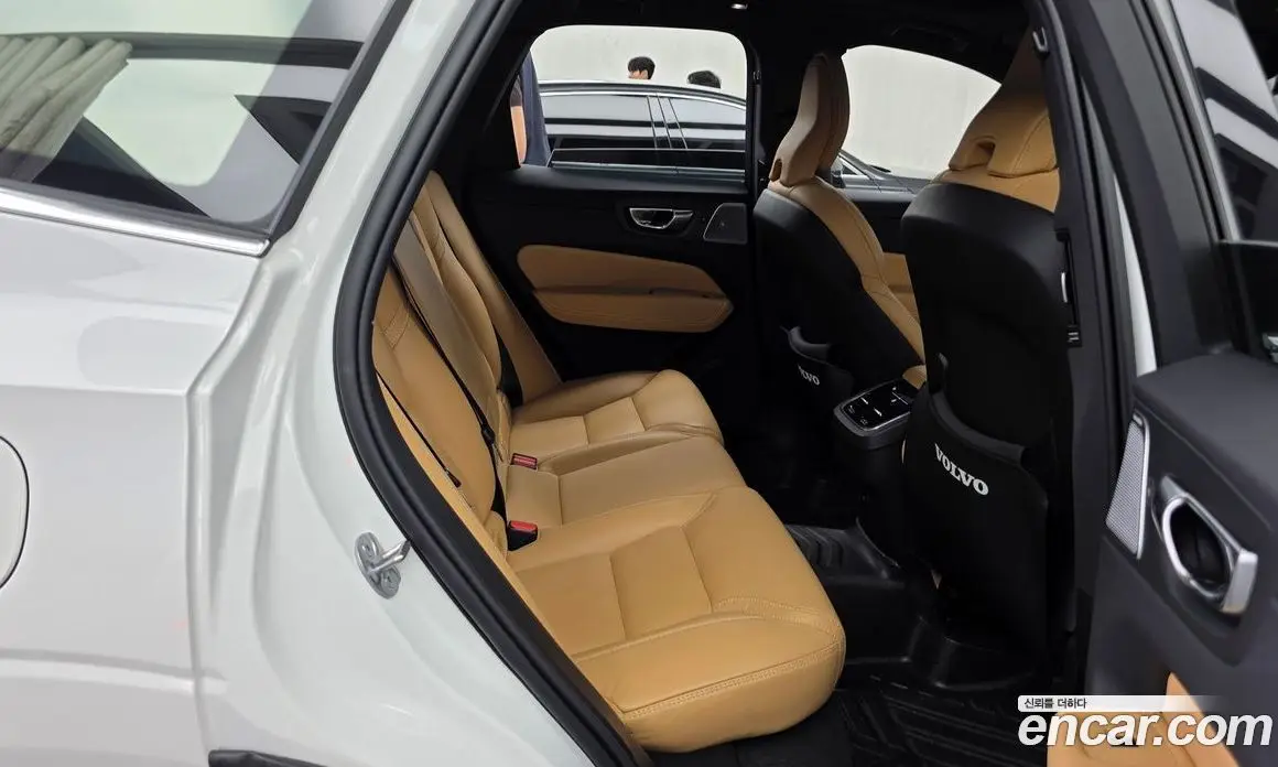 Volvo XC60 2023 2.0 автомат (гидро), фото 12 Volvo XC60 2023 2.0 автомат (гидро), фото 12