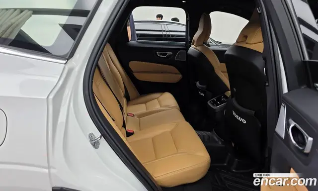 Volvo XC60 2023 2.0 автомат (гидро), миниатюра 12