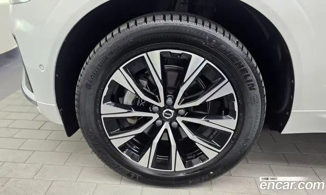 Volvo XC60 2023 2.0 автомат (гидро), миниатюра 5 Volvo XC60 2023 2.0 автомат (гидро), миниатюра 5