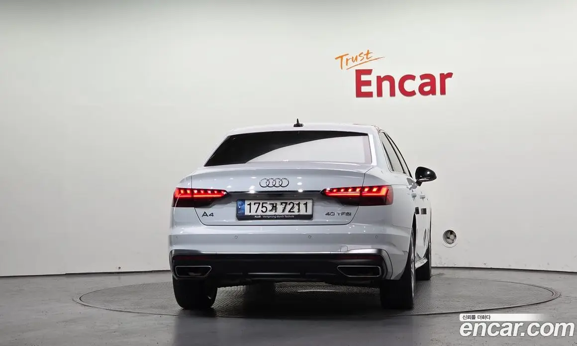 Audi A4 2021 2.0 автомат (гидро), фото 4