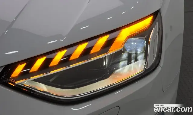 Audi A4 2021 2.0 автомат (гидро), миниатюра 8