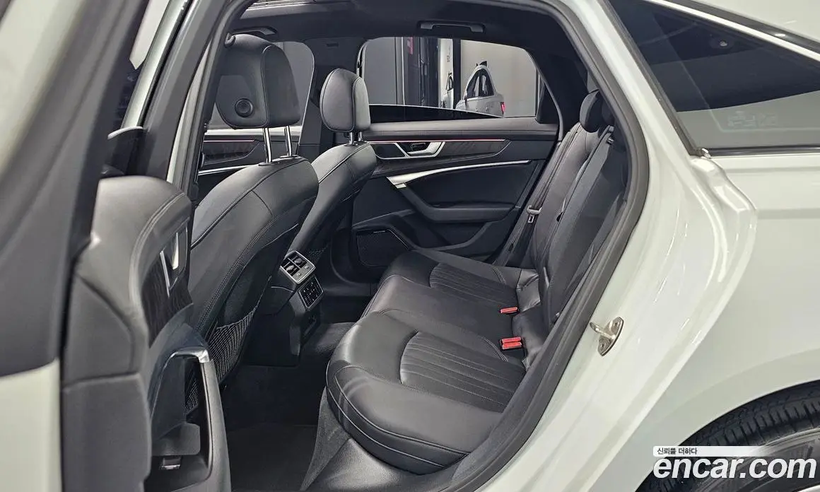 Audi A6 2021 2.0 автомат (гидро), фото 17