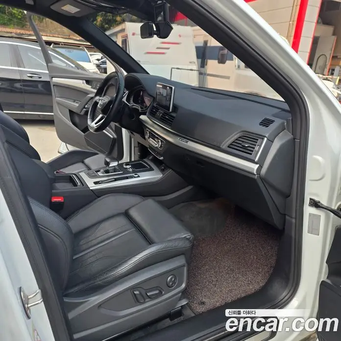 Audi Q5 2020 2.0 автомат (гидро), фото 12