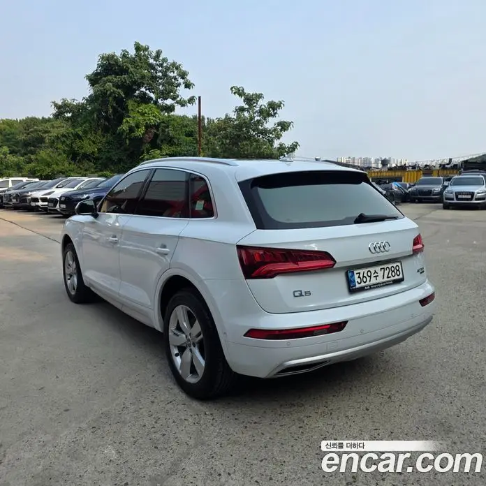 Audi Q5 2020 2.0 автомат (гидро), фото 4
