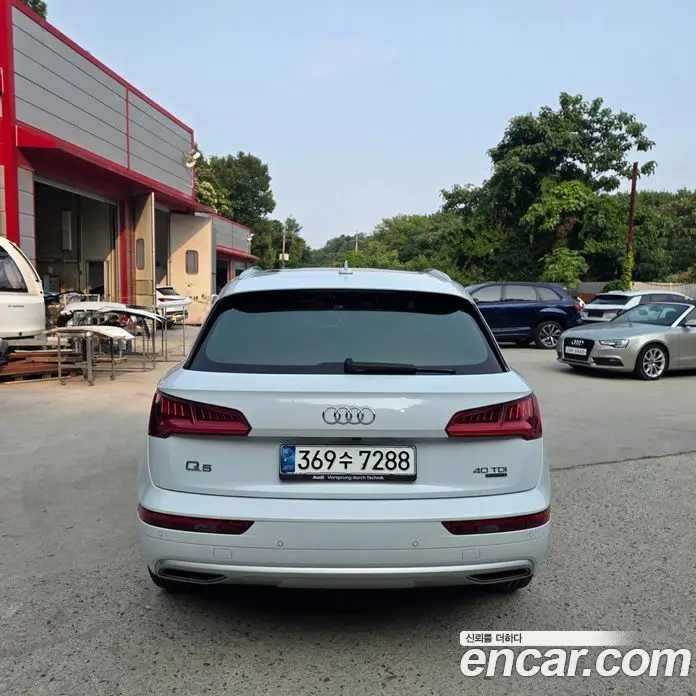 Audi Q5 2020 2.0 автомат (гидро), фото 5