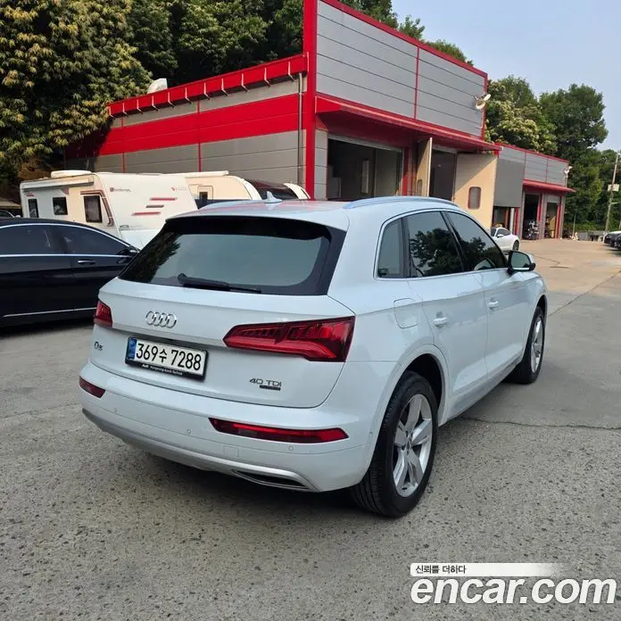Audi Q5 2020 2.0 автомат (гидро), фото 6