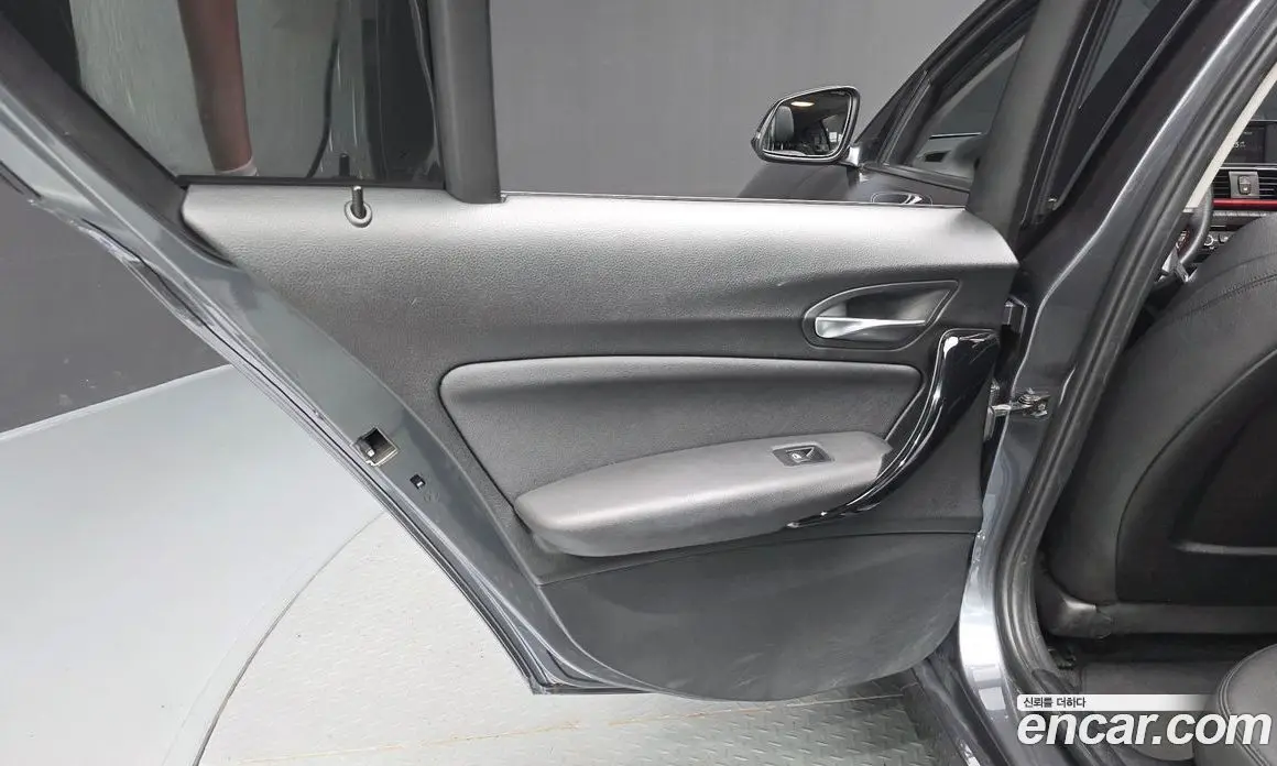 BMW 1 серия 2019 2.0 автомат (гидро), фото 15