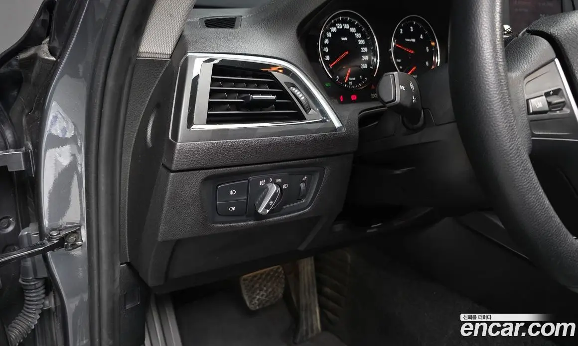 BMW 1 серия 2019 2.0 автомат (гидро), фото 19