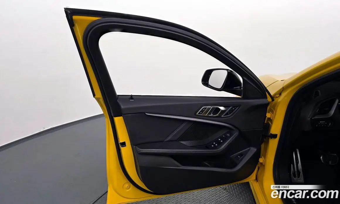 BMW 1 серия 2022 2.0 автомат (гидро), фото 14