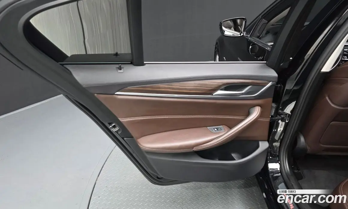 BMW 5 серия 2018 2.0 автомат (гидро), фото 14