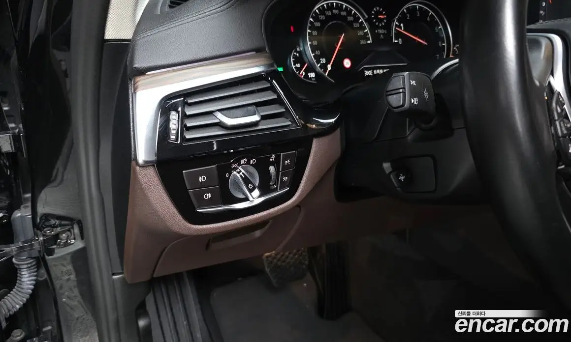 BMW 5 серия 2018 2.0 автомат (гидро), фото 18