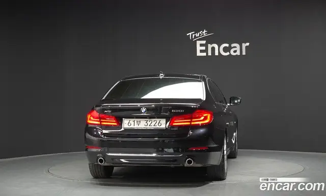 BMW 5 серия 2018 2.0 автомат (гидро), миниатюра 3