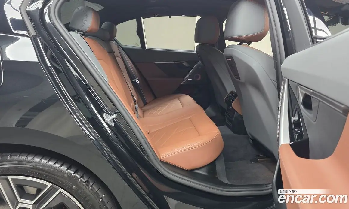 BMW 5 серия 2025 2.0 автомат (гидро), фото 17