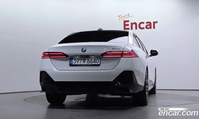 BMW 5 серия 2025 2.0 автомат (гидро), миниатюра 4 BMW 5 серия 2025 2.0 автомат (гидро), миниатюра 4