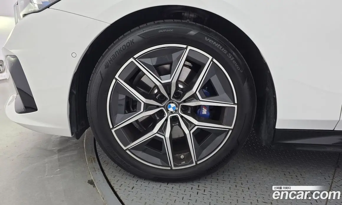 BMW 5 серия 2025 2.0 автомат (гидро), фото 5 BMW 5 серия 2025 2.0 автомат (гидро), фото 5
