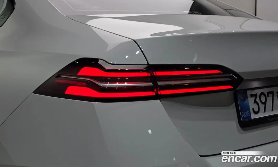 BMW 5 серия 2025 2.0 автомат (гидро), фото 9 BMW 5 серия 2025 2.0 автомат (гидро), фото 9