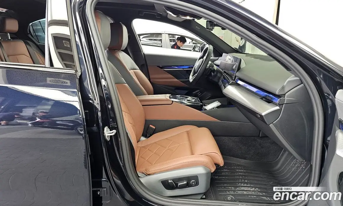 BMW 5 серия 2025 2.0 автомат (гидро), фото 17 BMW 5 серия 2025 2.0 автомат (гидро), фото 17
