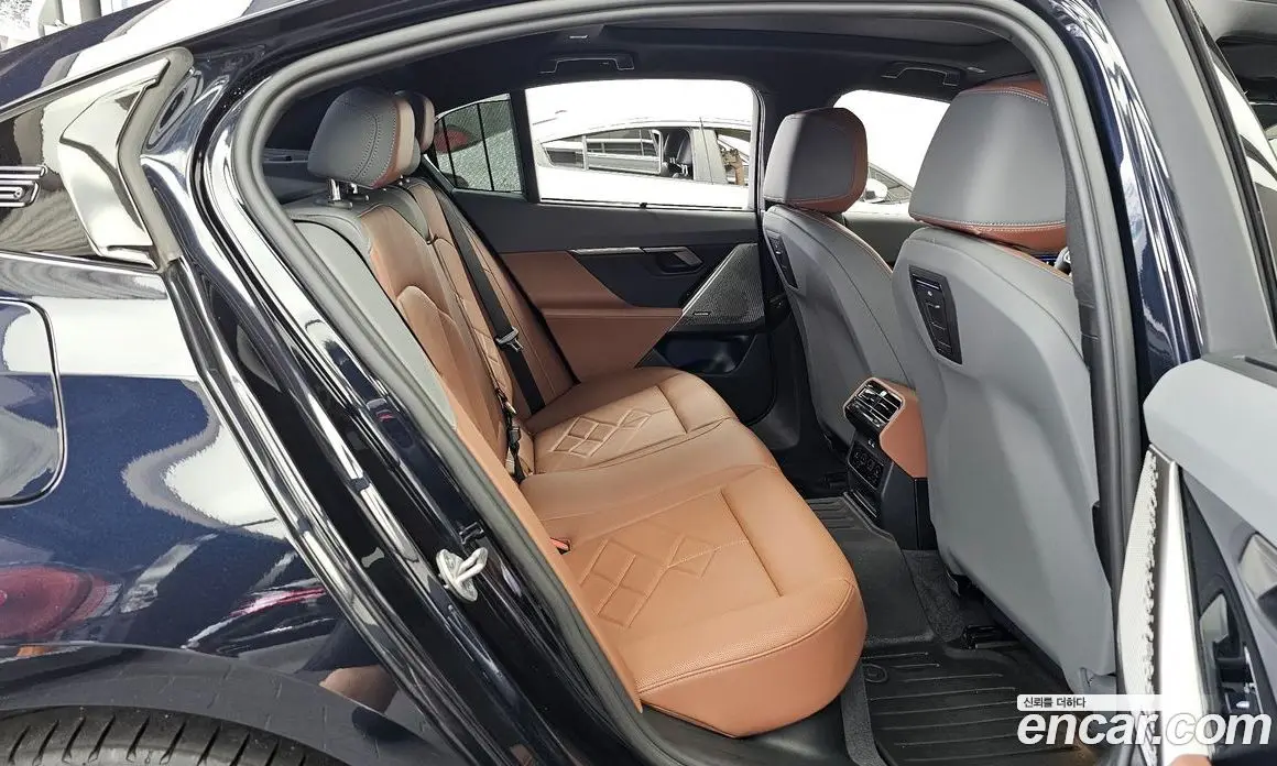 BMW 5 серия 2025 2.0 автомат (гидро), фото 18 BMW 5 серия 2025 2.0 автомат (гидро), фото 18