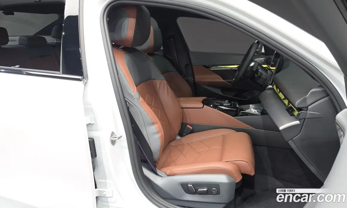 BMW 5 серия 2025 2.0 автомат (гидро), фото 12