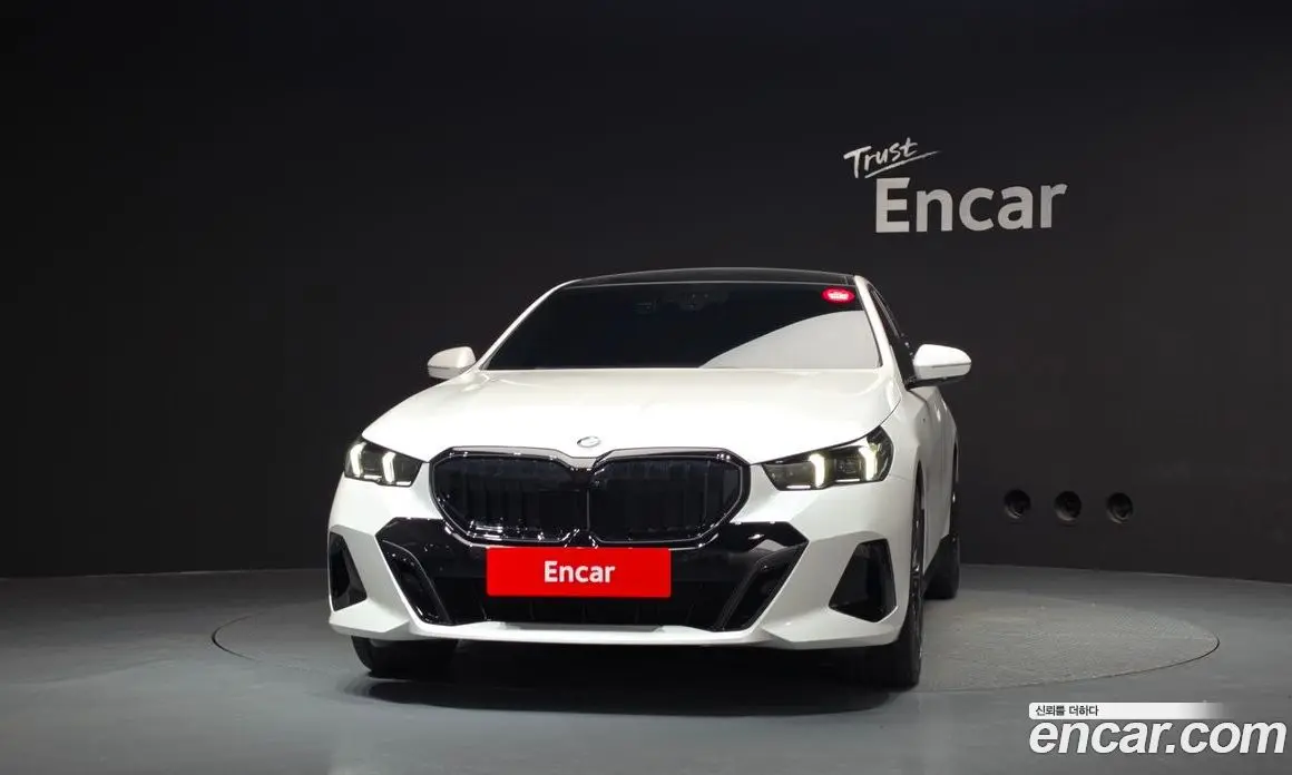 BMW 5 серия 2025 2.0 автомат (гидро), фото 3