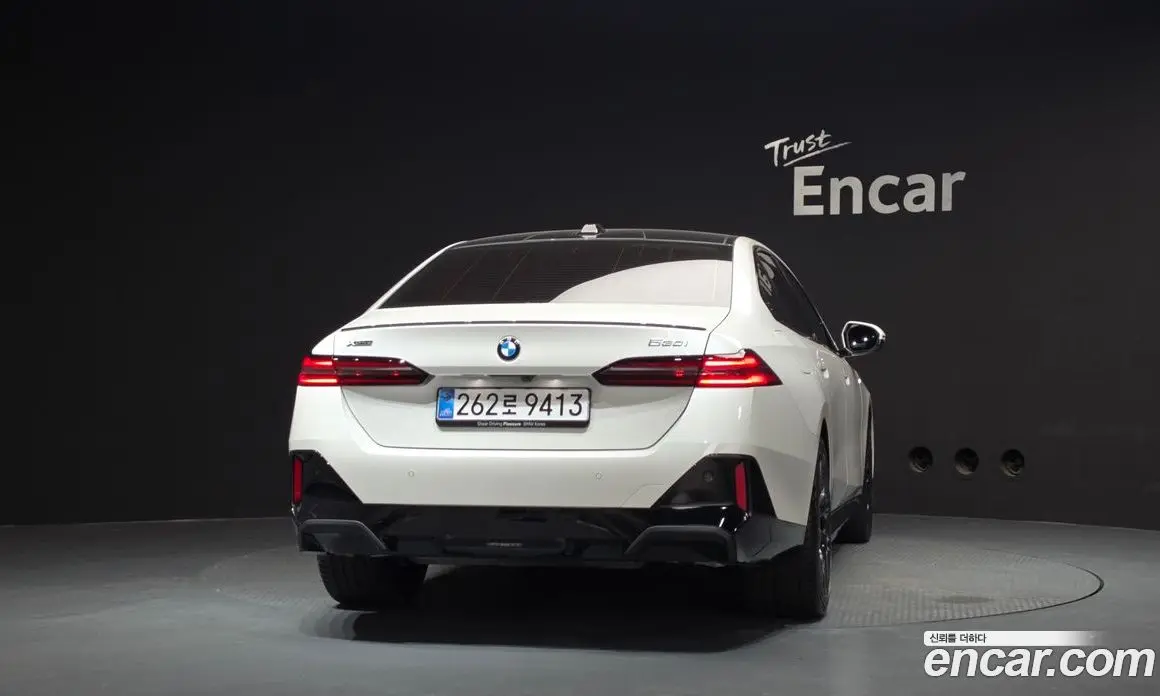 BMW 5 серия 2025 2.0 автомат (гидро), фото 4
